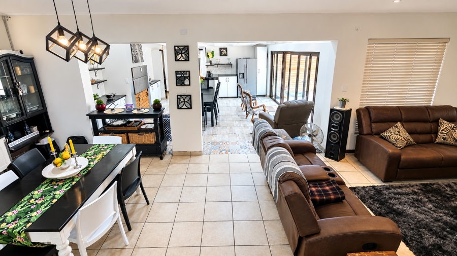 3 Bedroom Property for Sale in Twee Kuilen Western Cape
